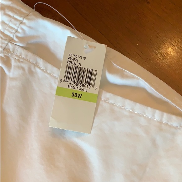 IZOD Saltwater Shorts - Picture 3 of 4